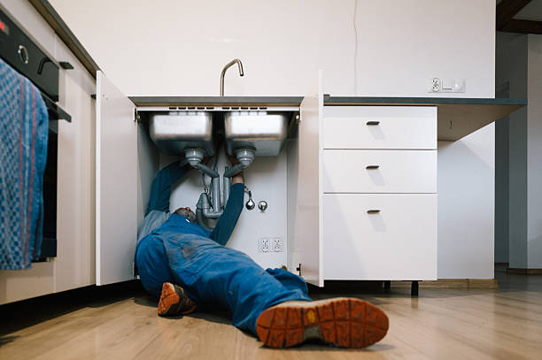 Professional Emergency Plumber technician working in Plainfield, NJ